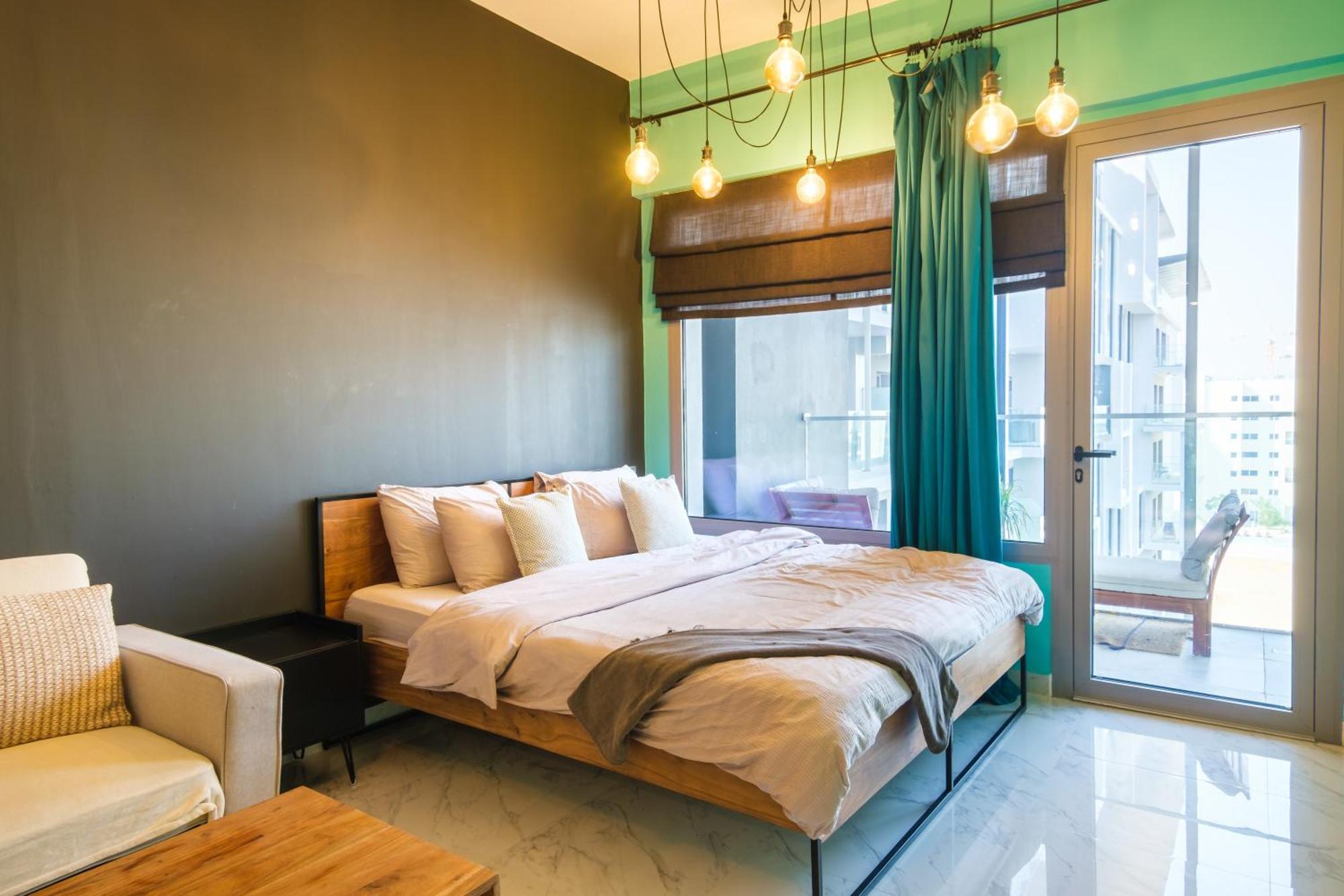 Apartment Industrial Chic Retreat *
